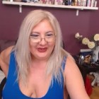 Blonde BBW mit riesigen Titten vor ihrer Webcam